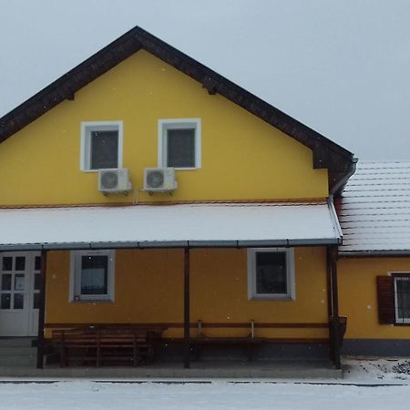 Benko Vendeghaz Hotel Kiskutas Exterior photo